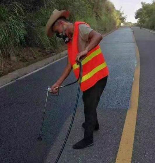 顺义路面喷涂翻新彩色步道施工方案